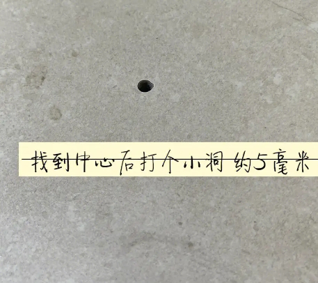 应城瓷砖空鼓维修公司专业解答在瓷砖铺贴过程中，如果砂料搅拌不均匀，将会带来以下问题