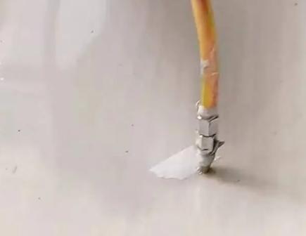 应城瓷砖空鼓维修公司专业解答在瓷砖铺贴过程中，如果使用的砂料过粗（如全部使用了粗砂），可能会导致以下问题